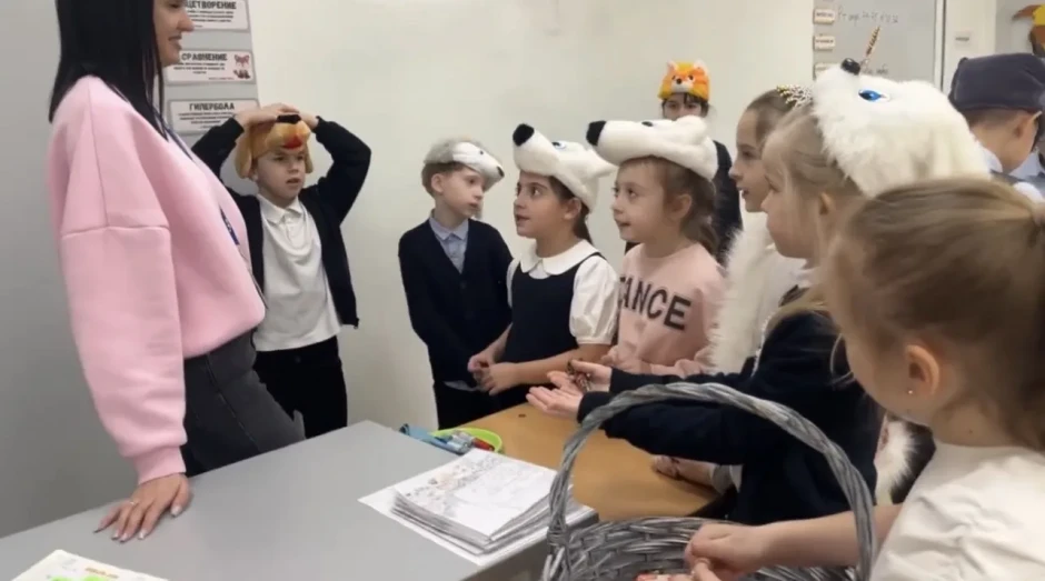 15 Января в нашей школе прошло праздничное колядование !